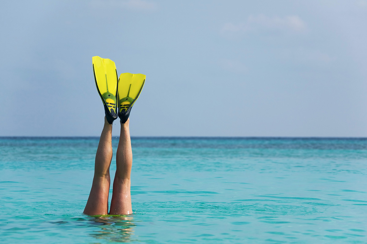 teaser bild schwimmerin mit schwimmflossen